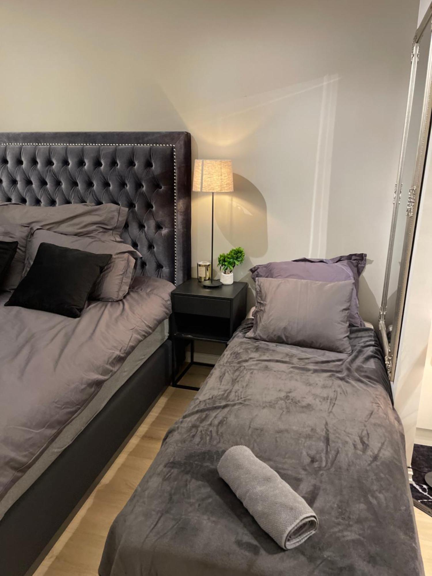 Luxurious Modern Room In Central Oslo - Eur 4K Expensive Bed And 82" Cinematic Tv Exterior foto